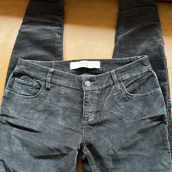 Abercrombie and Fitch corduroy, black wash, low rise size 2/w26. - Picture 4 of 6